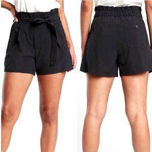 Athleta Skyline Short II, Black, Size 8